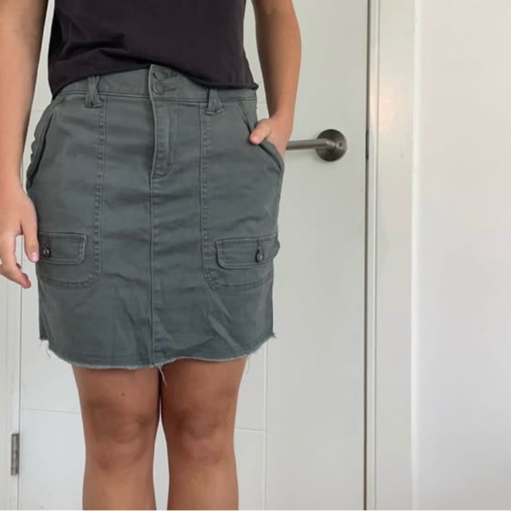 Gray-Green Mid Length Vintage Cargo Skirt